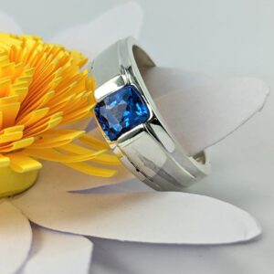 Sterling Silver Ladies Ring | Blue Topaz | Sterling Silver